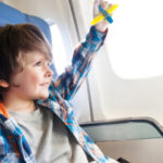 چند راه عالی برای کنترل ترس کودکان از پرواز